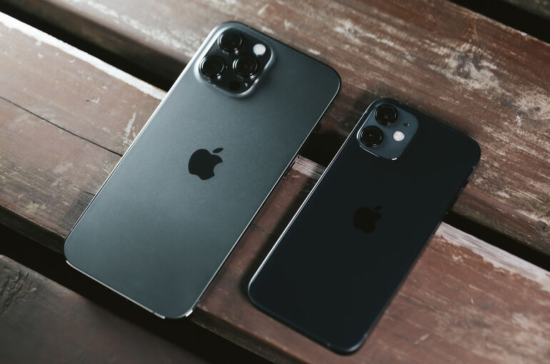 iPhone12